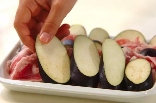 ナスと豚肉の重ね蒸しの作り方1