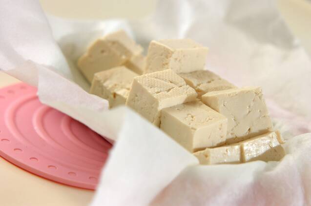 水きり豆腐のだし浸しの作り方の手順1