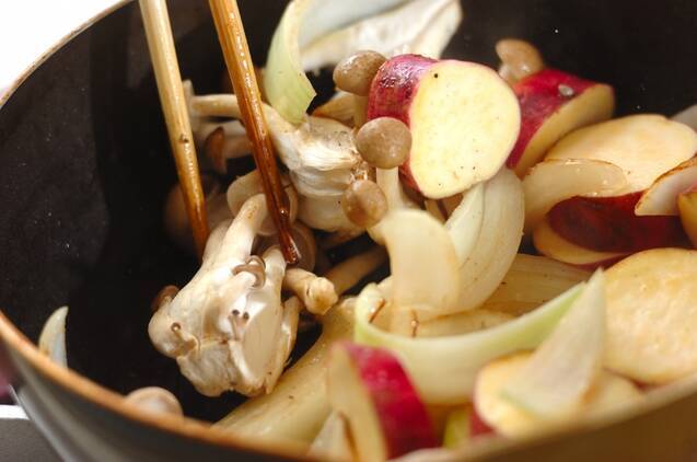 チキンとサツマイモのミルクカレーの作り方の手順4