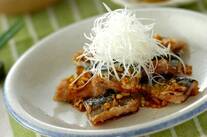 揚げサンマの香味ネギソース