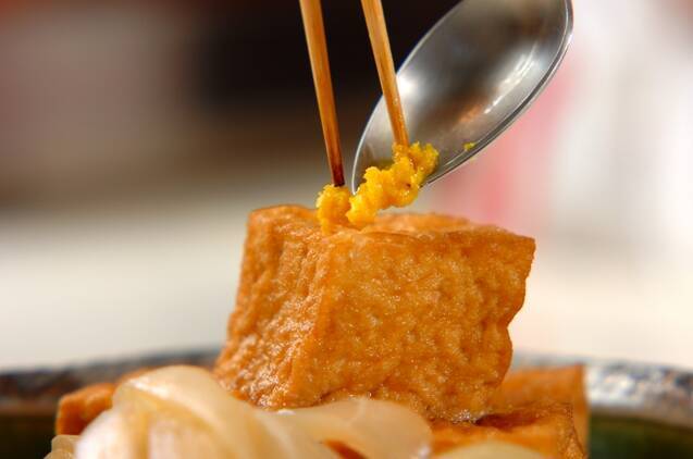 玉ネギと厚揚げの煮物の作り方の手順2