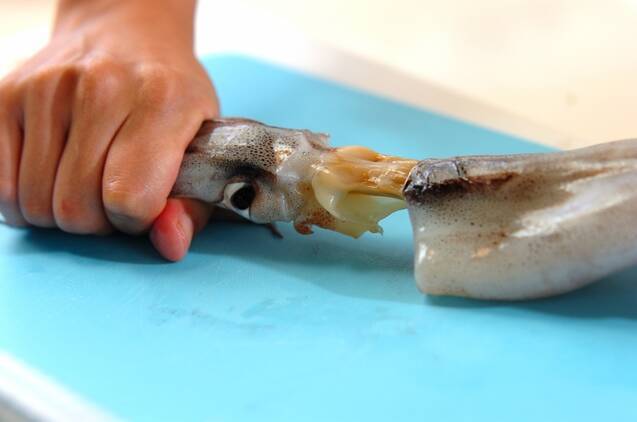 イカのガーリックパスタの作り方の手順1