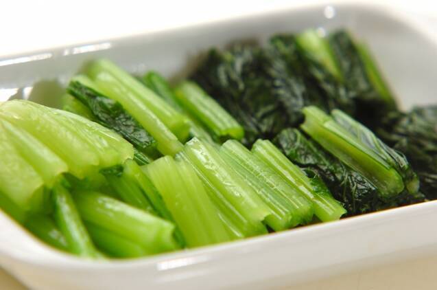 菊花と小松菜のお浸しの作り方の手順2