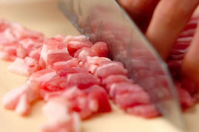 豚バラ肉の塩麹和えの作り方の手順1