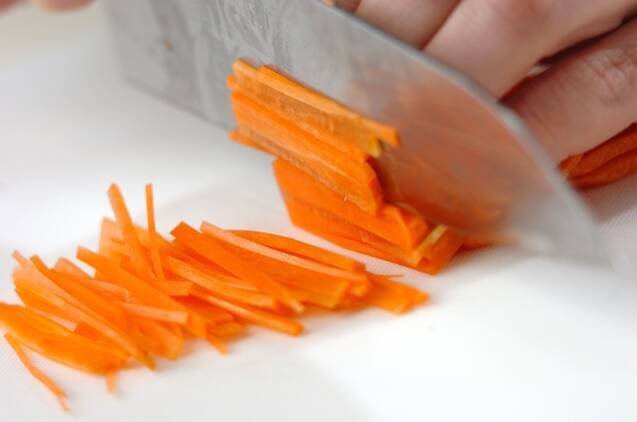 ニンジンとオレンジのサラダの作り方の手順1