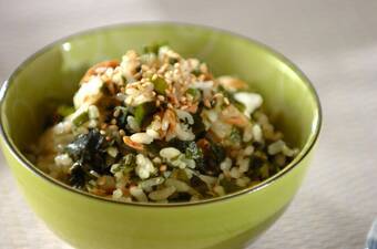 ワカメとツナの混ぜご飯