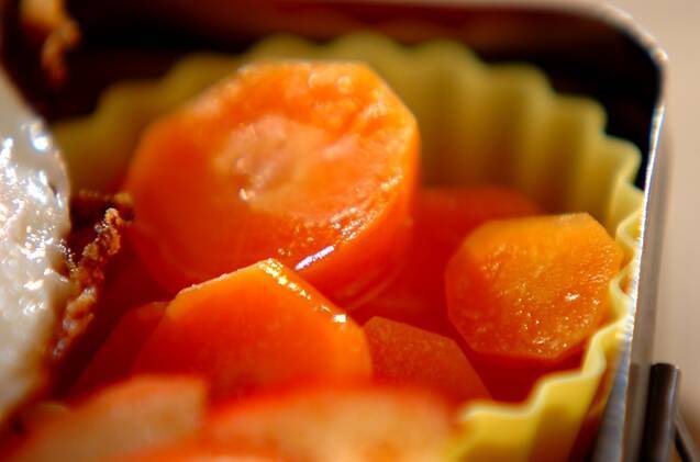 ニンジンのオレンジジュース煮