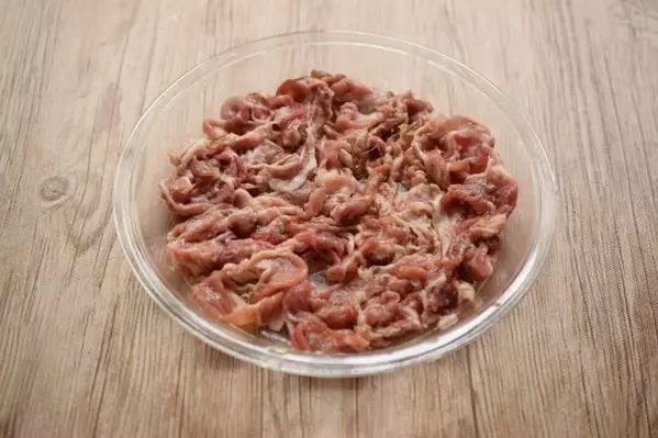 レンジで簡単！蒸しナスと豚肉のサッパリ梅だれの作り方2