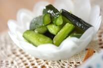 キュウリのエスニック漬け
