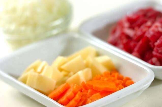 ひな祭りカレーライスの作り方の手順1