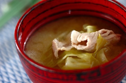 豚とキャベツのみそ汁