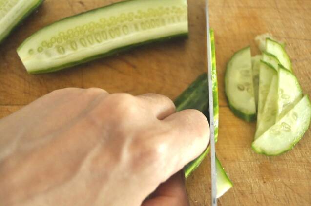 モロヘイヤと鶏ささ身のゴマ和え　ワカメスープの作り方の手順4
