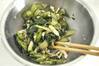 モロヘイヤと鶏ささ身のゴマ和え　ワカメスープの作り方の手順6