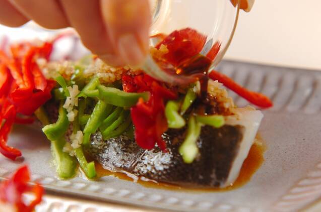 タラのレンジ蒸しネギ油がけの作り方の手順3