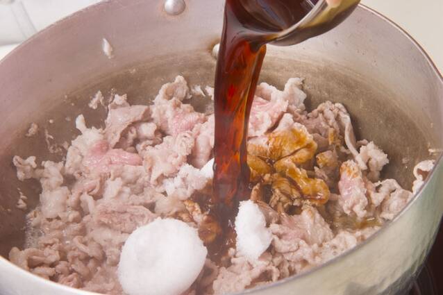 カボチャと豚肉の炒め煮の作り方の手順2