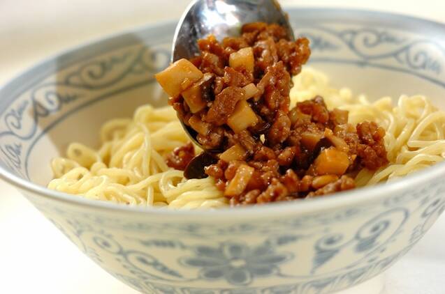 エリンギでかさ増し!　ジャージャー麺の作り方の手順5