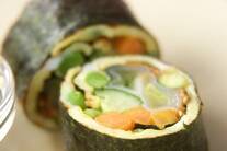 卵と野菜ののり巻き