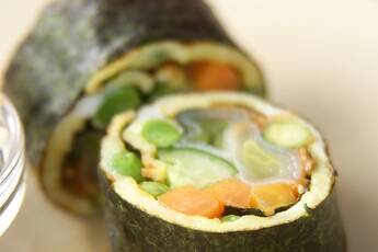 卵と野菜ののり巻き