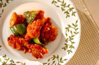 鶏肉のピザソース炒め