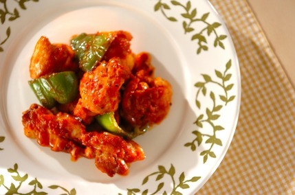 鶏肉のピザソース炒め