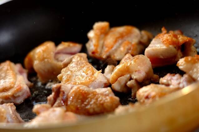 鶏肉のピザソース炒めの作り方の手順2