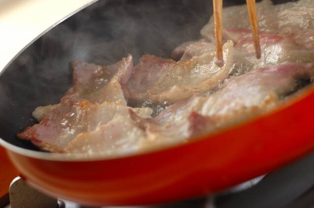 厚切り肉とタレでジューシー！十勝風スタミナ豚丼の作り方の手順4