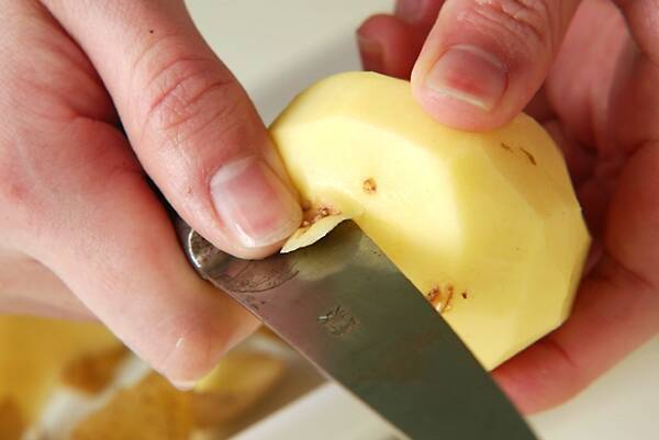 シンプルがおいしい！バター風味の粉ふきいもの作り方の手順1