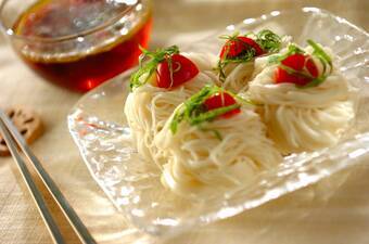 さっぱり！トマトとオリーブオイルめんつゆのそうめん