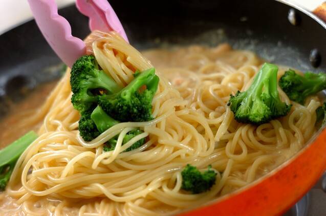 カニの豆乳クリームスパゲティーの作り方の手順4