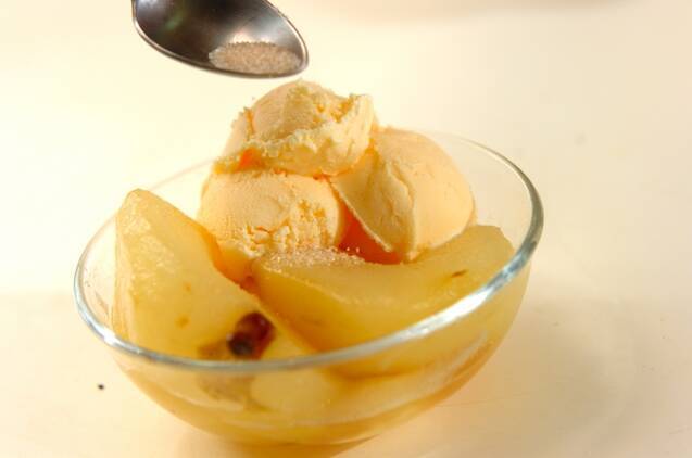 洋梨のソテー　アイスクリーム添えの作り方の手順4