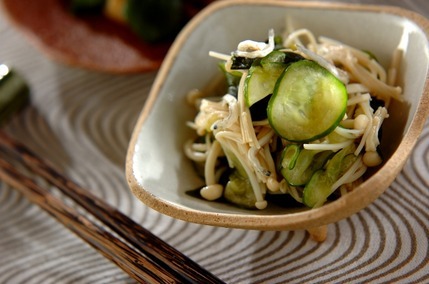 キュウリとエノキの酢の物