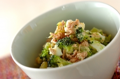 つぶしブロッコリーのバジルマヨサラダ 副菜 レシピ 作り方 E レシピ 料理のプロが作る簡単レシピ