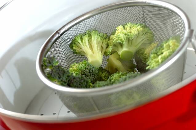 つぶしブロッコリーのバジルマヨサラダの作り方の手順3