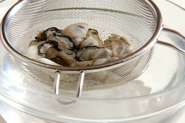 風味広がる！カキご飯の作り方の手順1