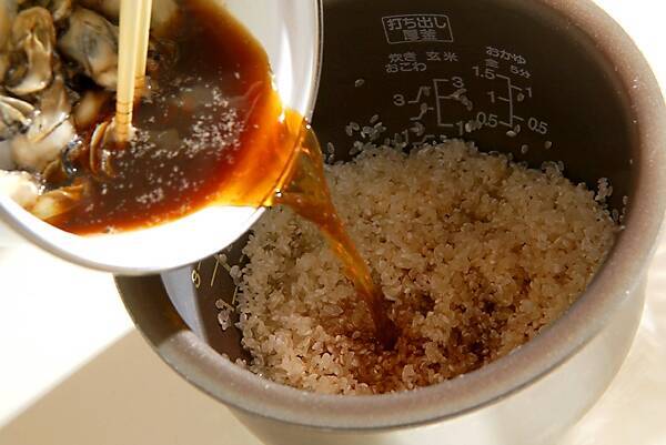 風味広がる！カキご飯の作り方の手順6