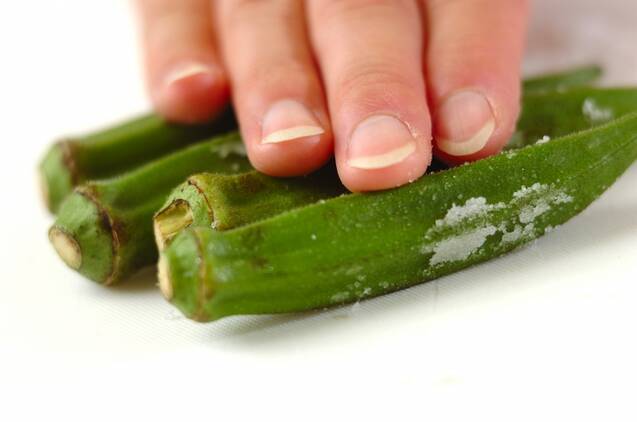 鶏もも肉とオクラの韓国風素麺の作り方の手順4