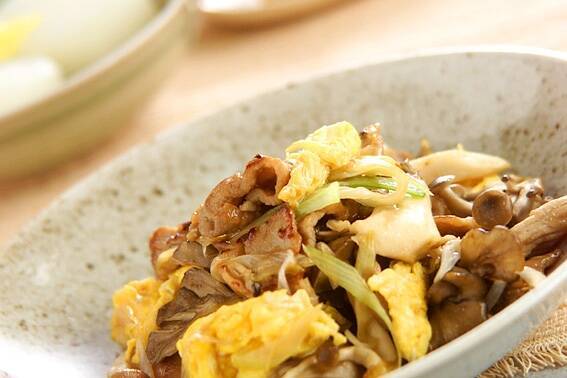 豚肉とキノコの卵炒め