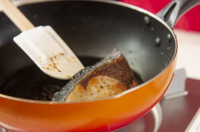 ブリのバルサミコ酢ソテーの作り方の手順4