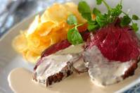 牛ヒレのステーキ　ワサビ・ソース　ポテトチップス添え