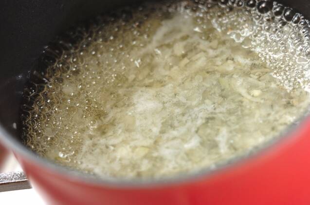 牛ヒレのステーキ　ワサビ・ソース　ポテトチップス添えの作り方の手順4