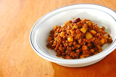 合いびき肉と豆のカレートマト煮 レシピ 作り方 E レシピ 料理のプロが作る簡単レシピ