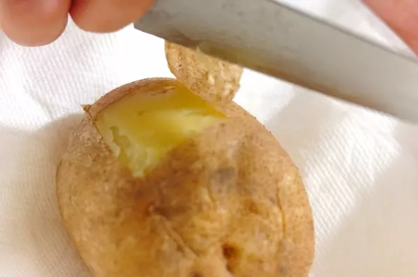 ソラ豆入りポテトサラダの下準備1