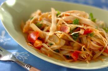 ひらひらゴボウとベーコンのトマト炒め