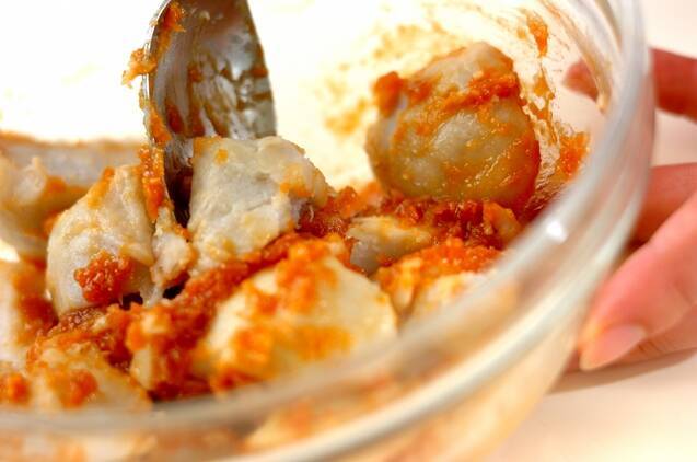 蒸し里芋の練りみそ和えの作り方の手順3