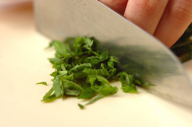 蒸しナスとツナの大葉和えの作り方の手順1