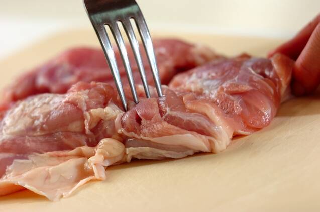 チキンとブロッコリーのコーンシチューの作り方の手順1