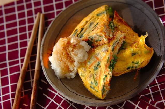 たっぷりおろしで食べるツナの卵焼き