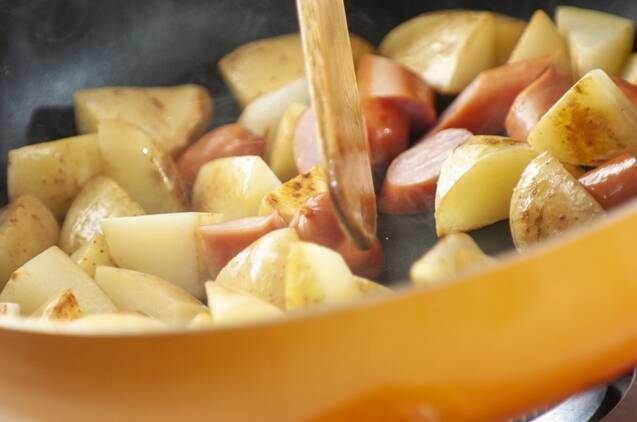 簡単！ビールに合う定番ジャーマンポテトの作り方の手順4