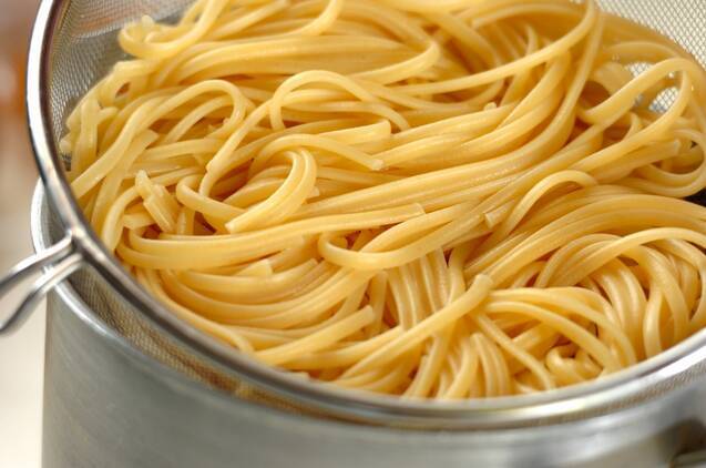 チキントマトクリームパスタの作り方の手順3