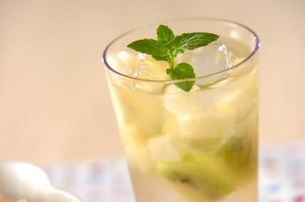 キウイと梨のサングリア